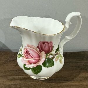 Royal Albert Creamer bone China England rose cream white tea party dining floral